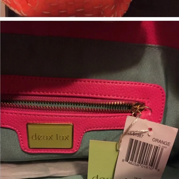 ISO THIS PURSE IF ANYONE KNOWS WHERE THEY SELL THEM OR HAS ONE PLEASE LMK❤️ - Picture 3 of 3